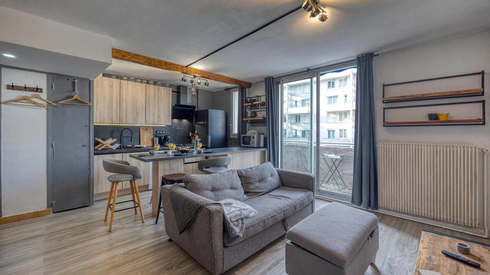 #Hn Le Beauvert 4 People location